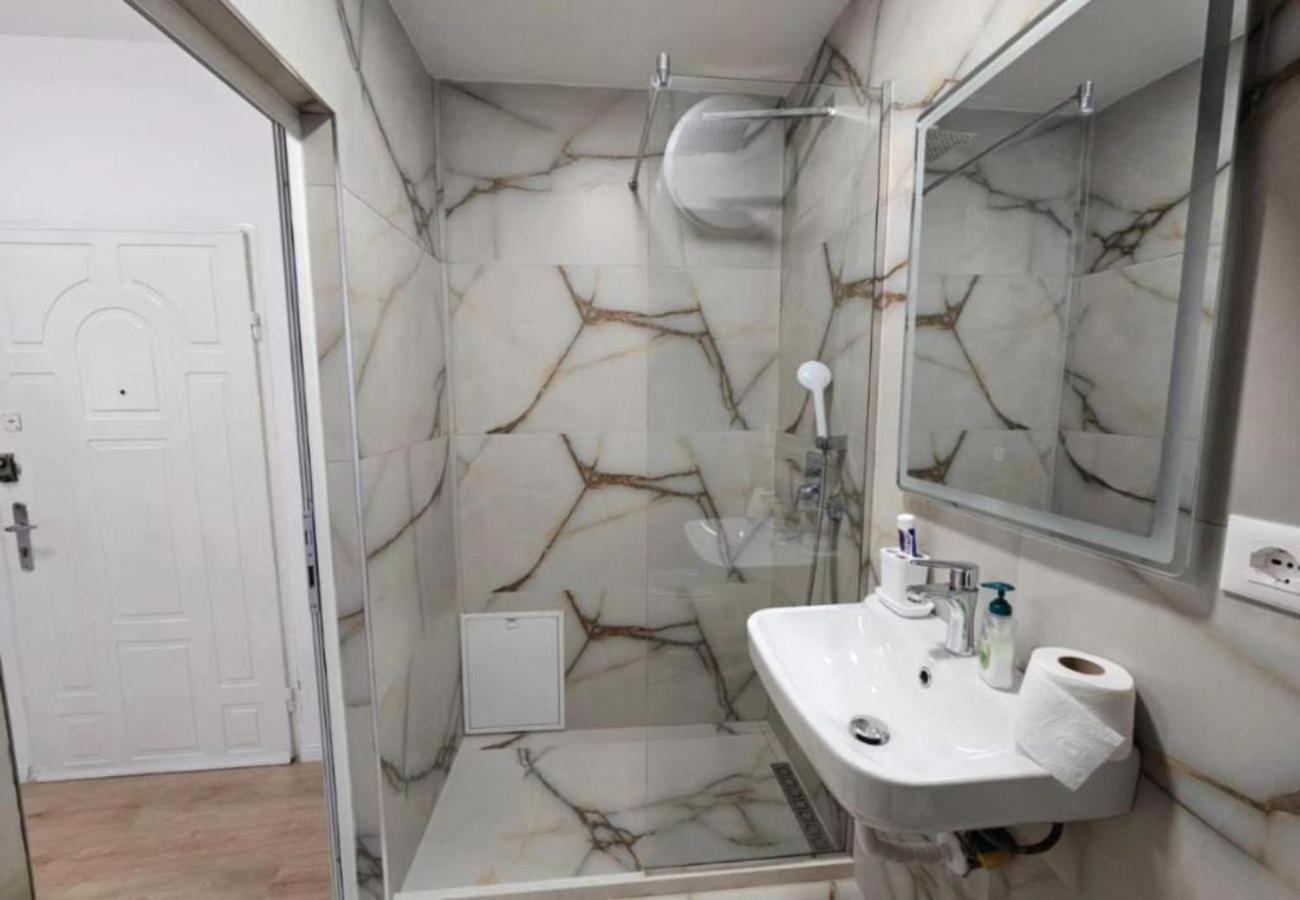 Kalpazo Myslym Shyri Tirana Appartement Buitenkant foto